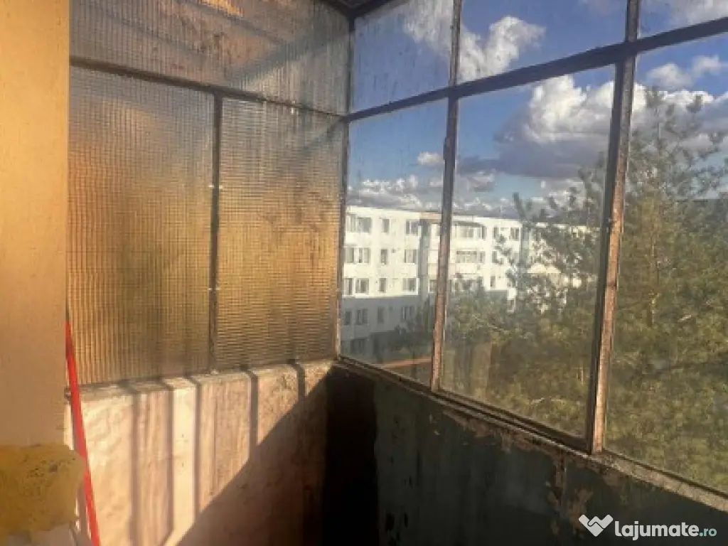 Garsoniera Astra, decomandata fara imbunatatiri,51000 Euro 