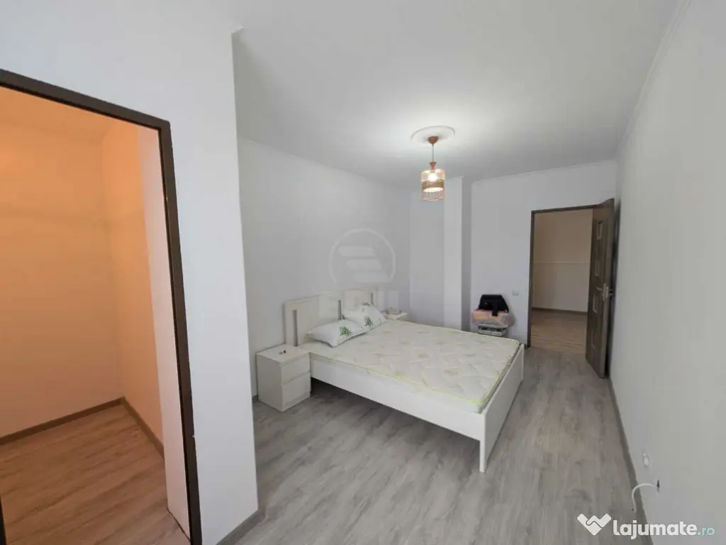 Apartament cu 3 camere, zona Terra