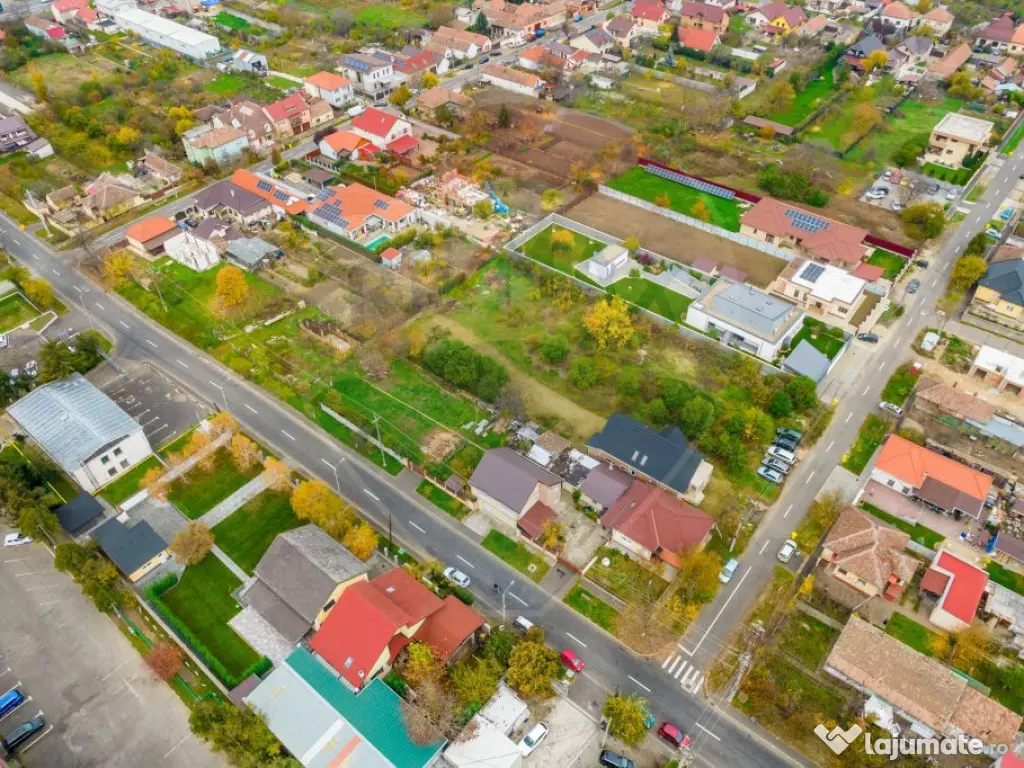 Casă la roșu cu teren generos, 500 mp, situată pe stra... 