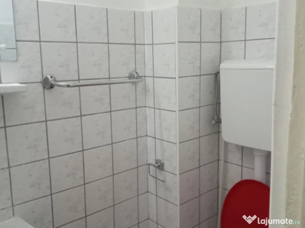 Apartament 3 camere , Bulevardul Decebal -piata 