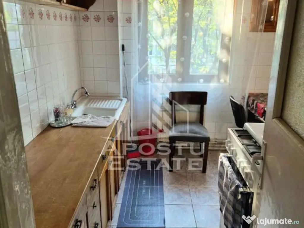 Apartament 2 camere,centrala proprie, semidecomandat, zon...