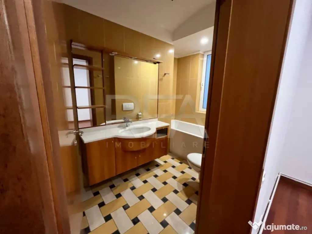 Apartament 4 camere Resedinta 