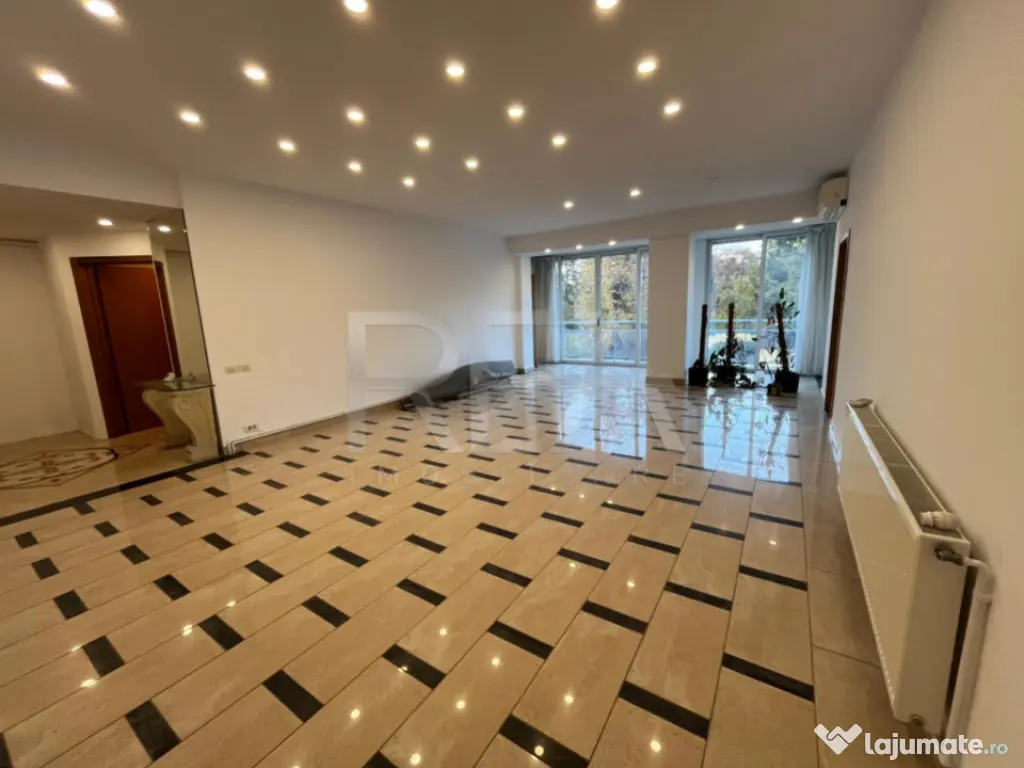 Apartament 4 camere Resedinta 