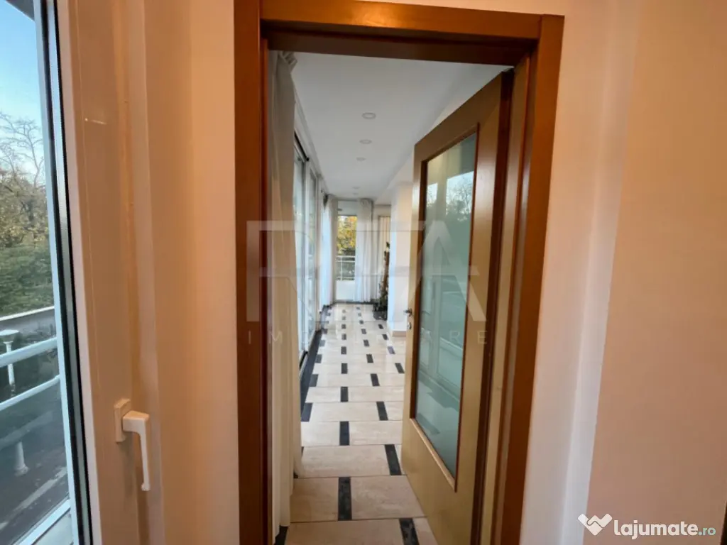 Apartament 4 camere Resedinta 