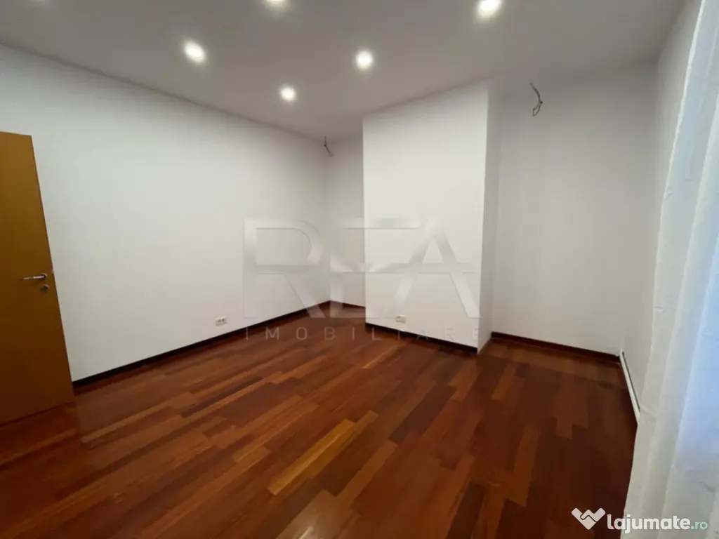 Apartament 4 camere Resedinta 