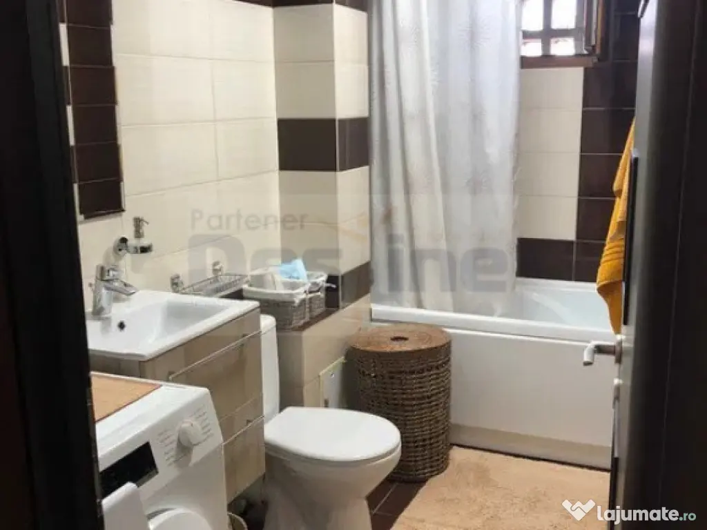 Apartament 2 camere, Semidecomandat, 55 mp, Etaj 3, Podu Ros