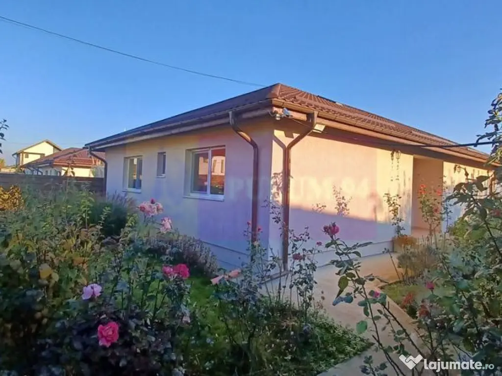 Săbăreni, casă parter 162 mp, curte 575 mp. Acasă 