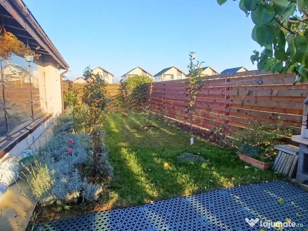 Săbăreni, casă parter 162 mp, curte 575 mp. Acasă 