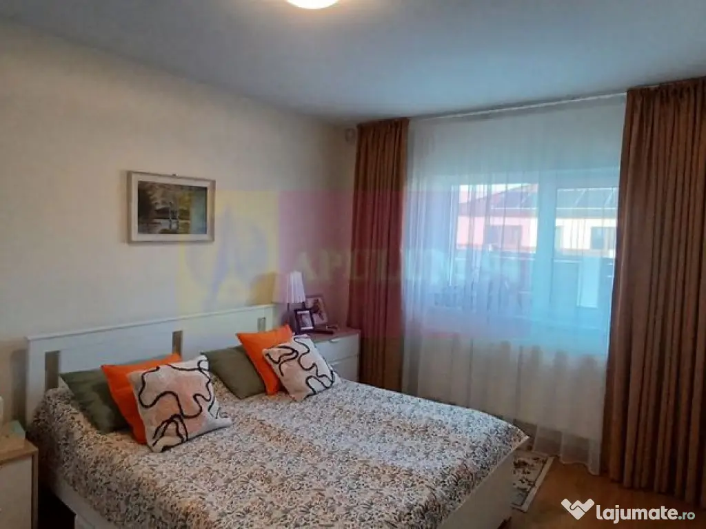 Săbăreni, casă parter 162 mp, curte 575 mp. Acasă 