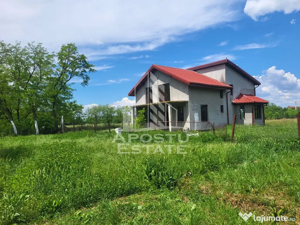 Casa individuala cu 8 camere si terase, teren generos, CO... 