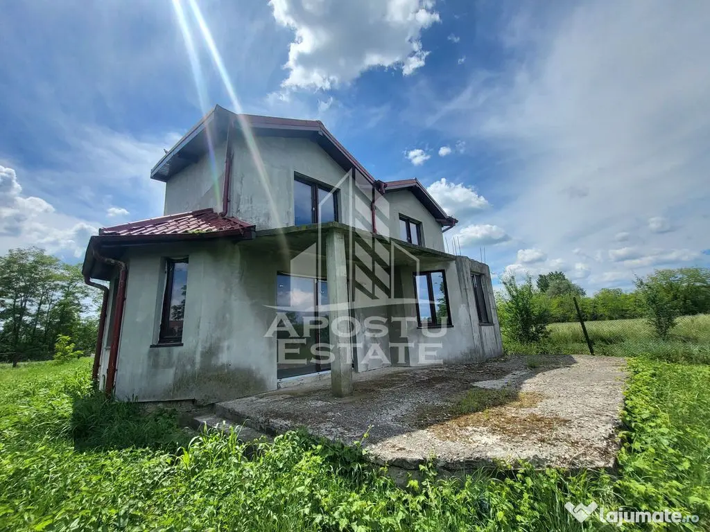 Casa individuala cu 8 camere si terase, teren generos, CO... 