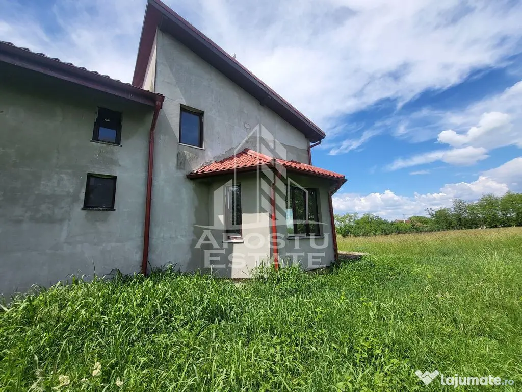 Casa individuala cu 8 camere si terase, teren generos, CO... 