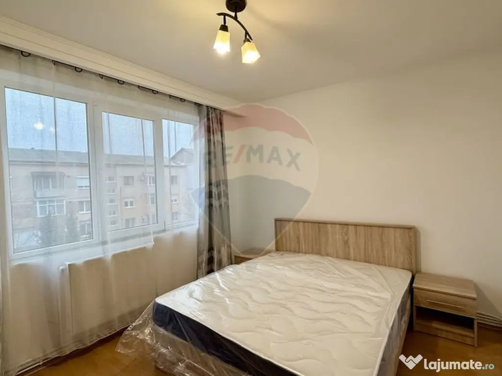 Apartament cu 3 camere de închiriat str. George Cosbuc 