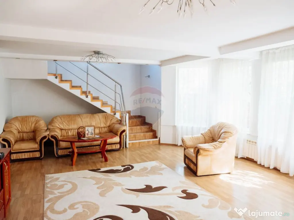 Casă de vanzare in Radauti str Iraclie Porumbescu 