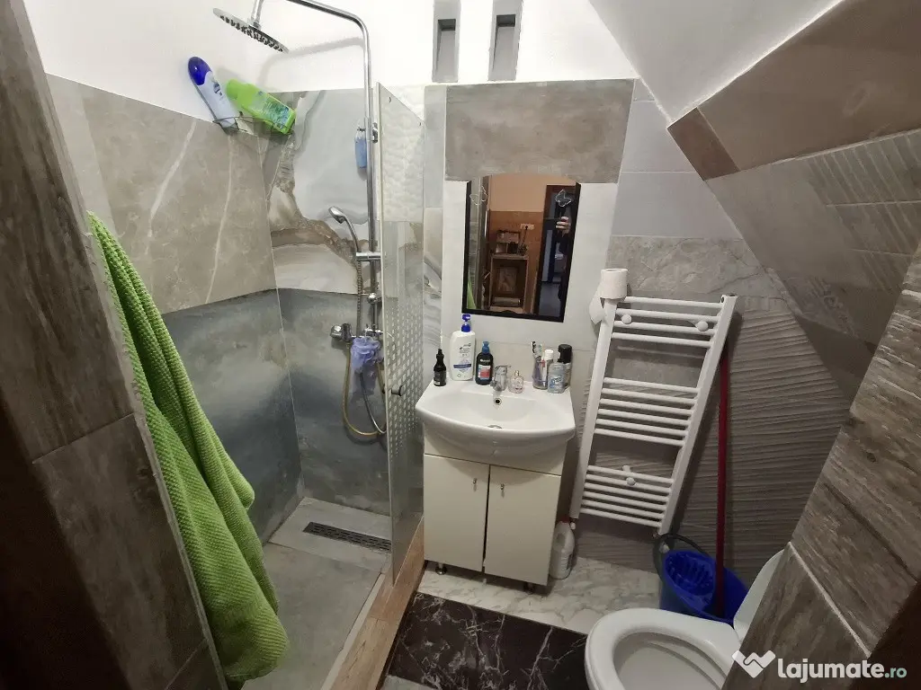 Inchiriez apartament 2 camere zona Parneava 