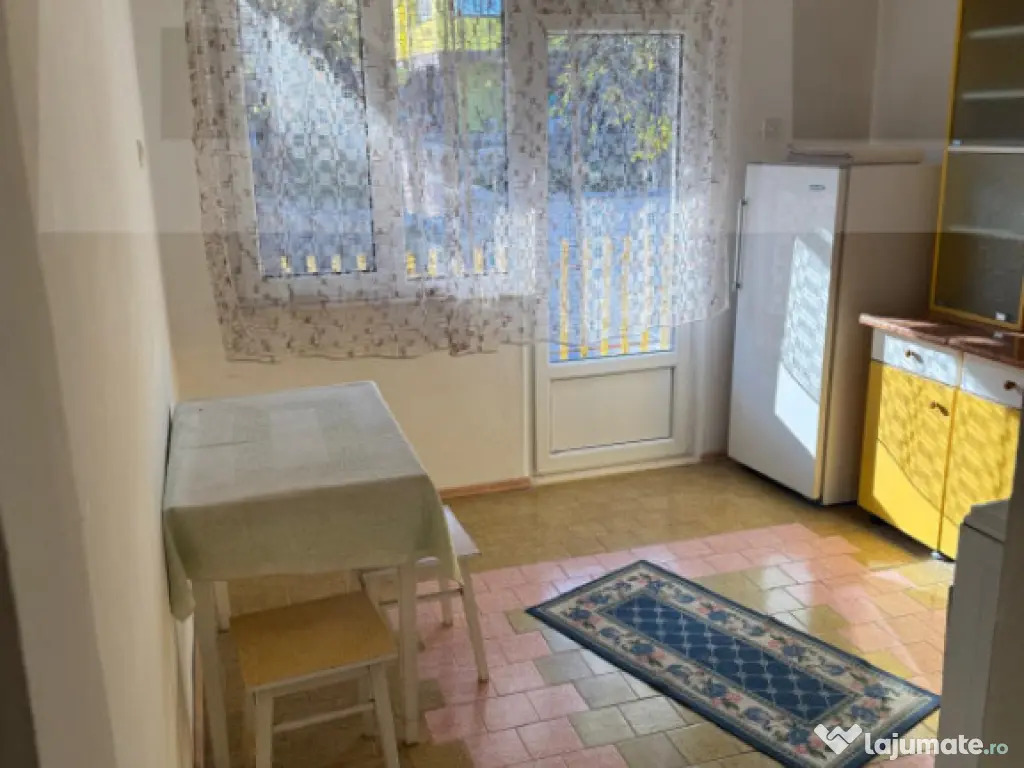 Vila in zona linistita, pe o strada inchisa perfecta pentru