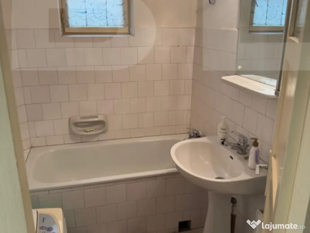 Vila in zona linistita, pe o strada inchisa perfecta pentru