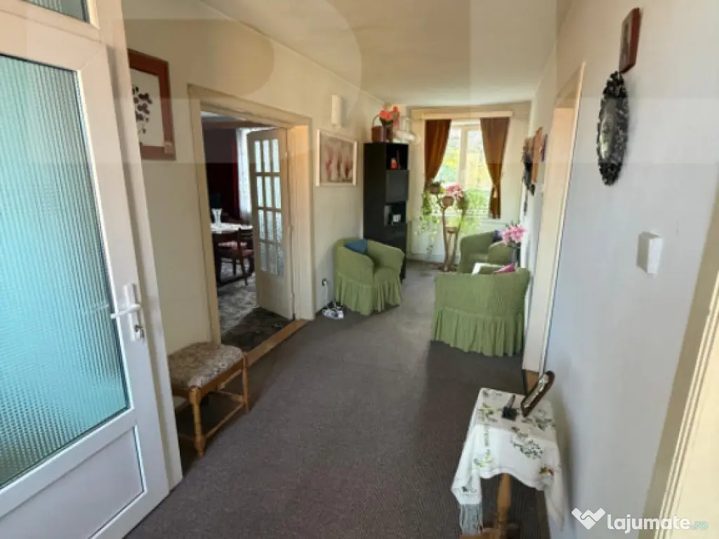 Vila in zona linistita, pe o strada inchisa perfecta pentru