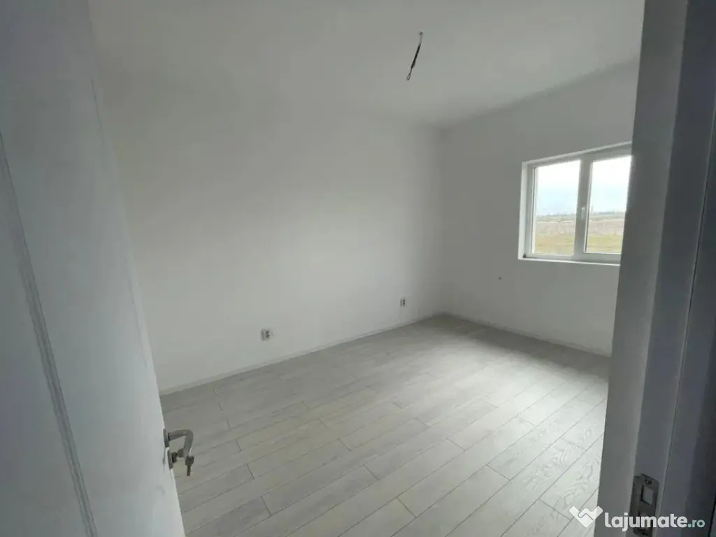 Casa cu 3 camere de vanzare|Locatie foarte buna 