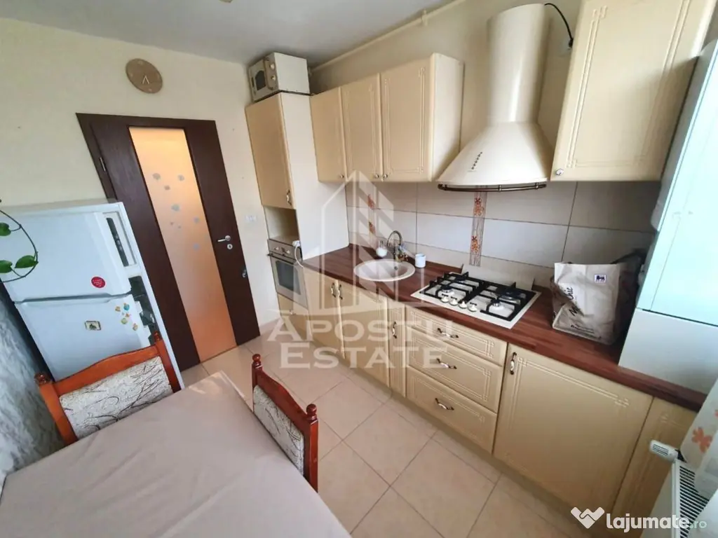Apartament cu 2 camere semidecomandat in zona Aradului