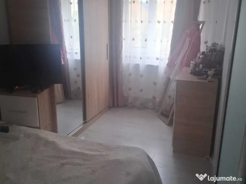Apartamentament 2 camere decomandat zona Astra