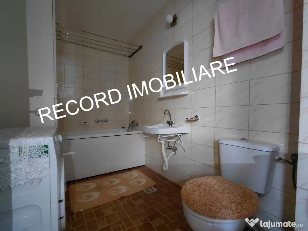 Apartament 2 cam decomandate Str.Florilor Floresti 