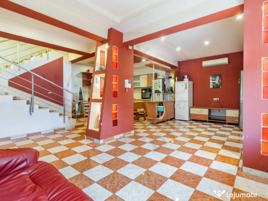 Casa cu curte | Cladire pentru activitati comerciale si serv 