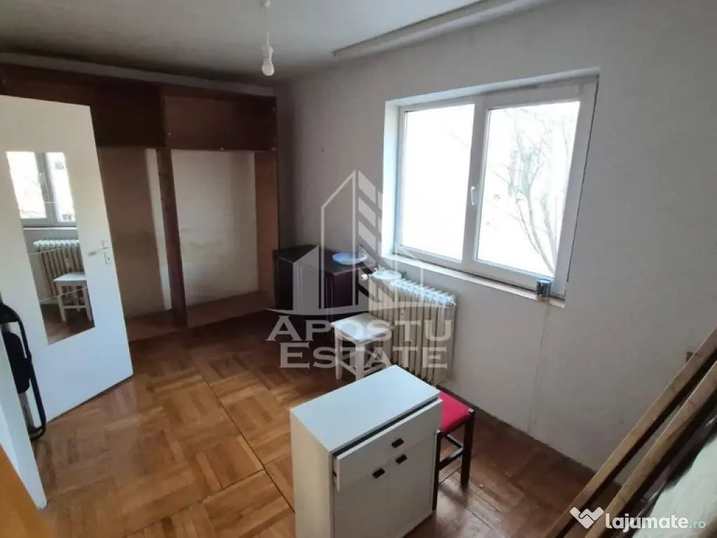 Apartament cu 3 camere, balcon, zona Sagului