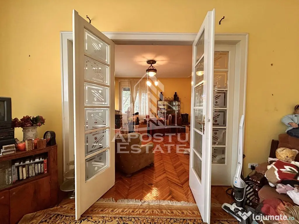 Apartament 3 camere spatios, in zona Ultracentrala cu garaj