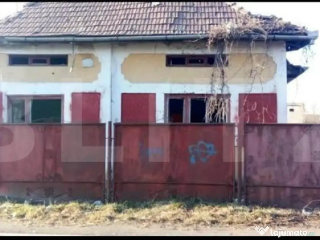 CASA VECHE DEMOLABILA IN UNGHENI