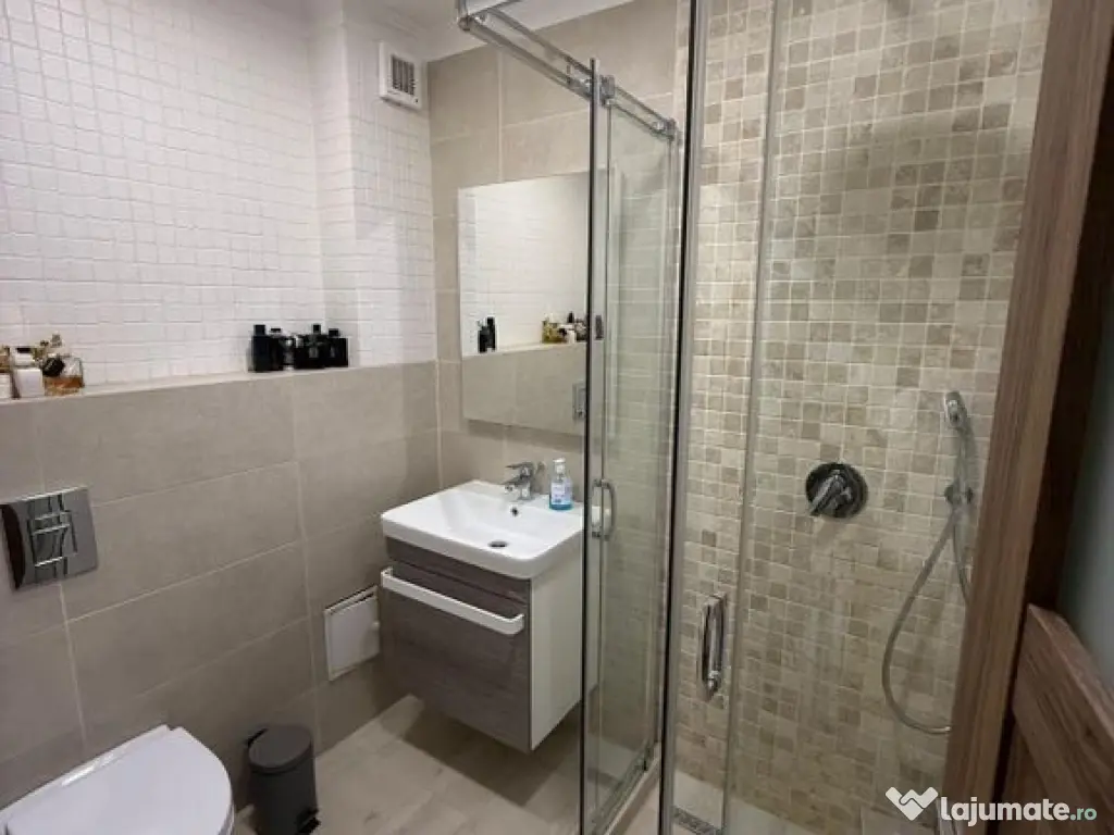 Apartament 3 camere Casa de Cultura