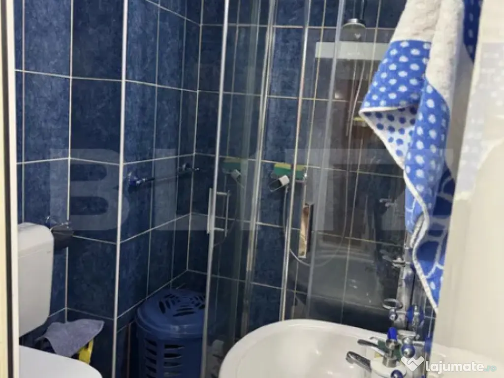 Apartament cu 3 camere, 2 bai, 2 balcoane, 2 locuri de parca