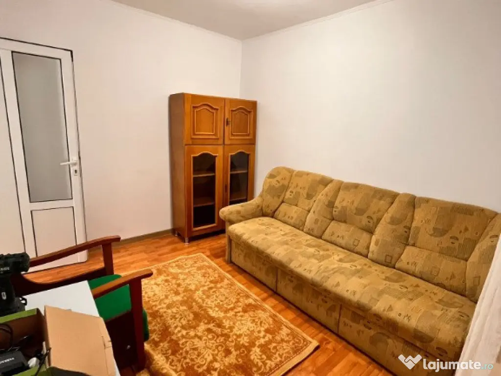 Apartament 3 camere decomandat Alexandru cel Bun