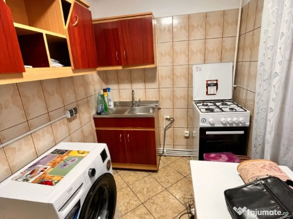 Apartament 3 camere decomandat Alexandru cel Bun