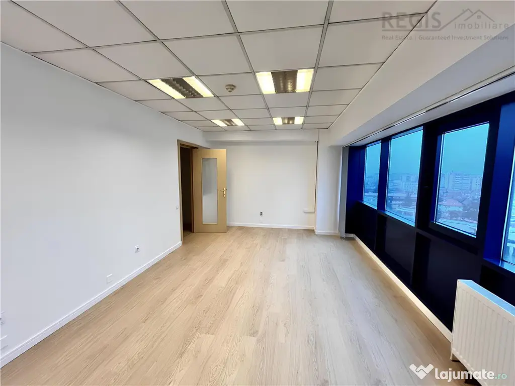 Etaje Renovate in Centrul Civic pentru Birouri de Inchiriat 