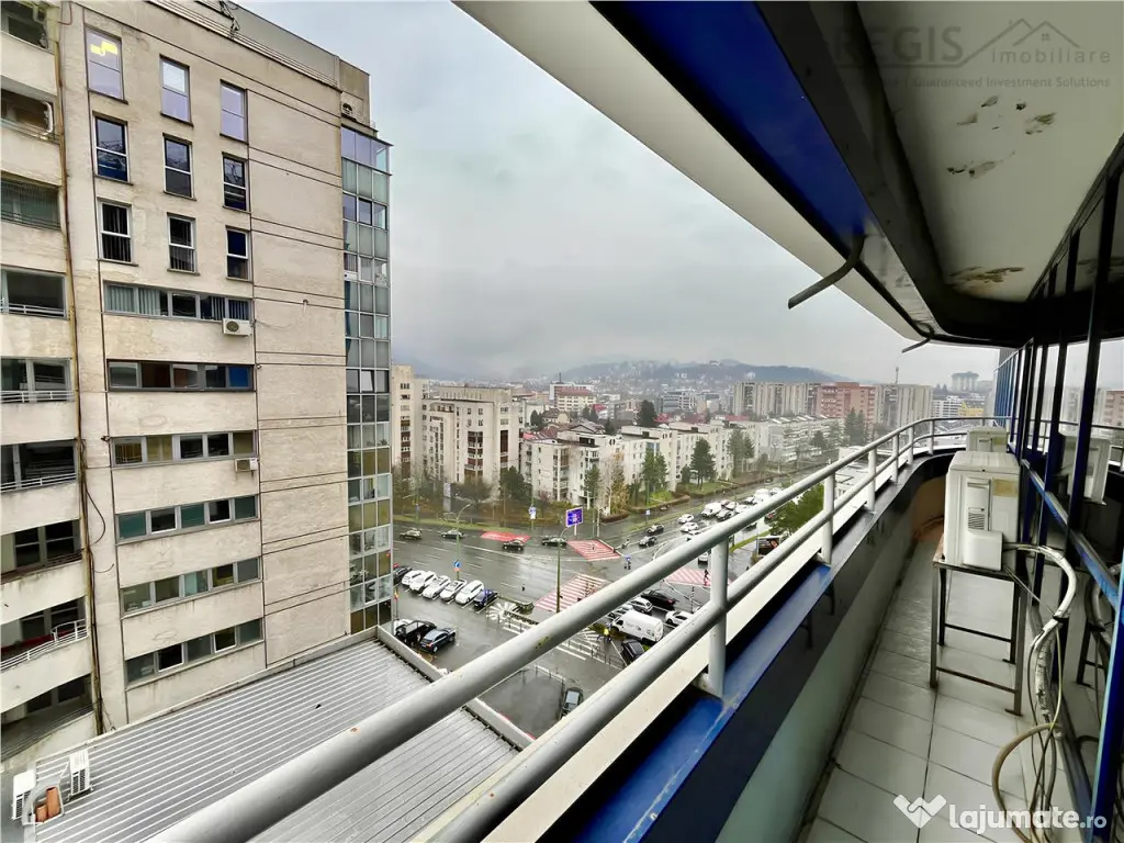 Etaje Renovate in Centrul Civic pentru Birouri de Inchiriat 