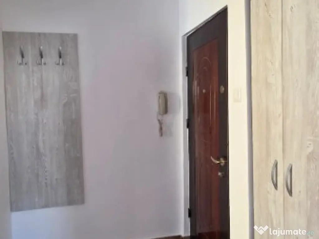 Apartament 2 camere de vanzare, zona Imparatul Traian 