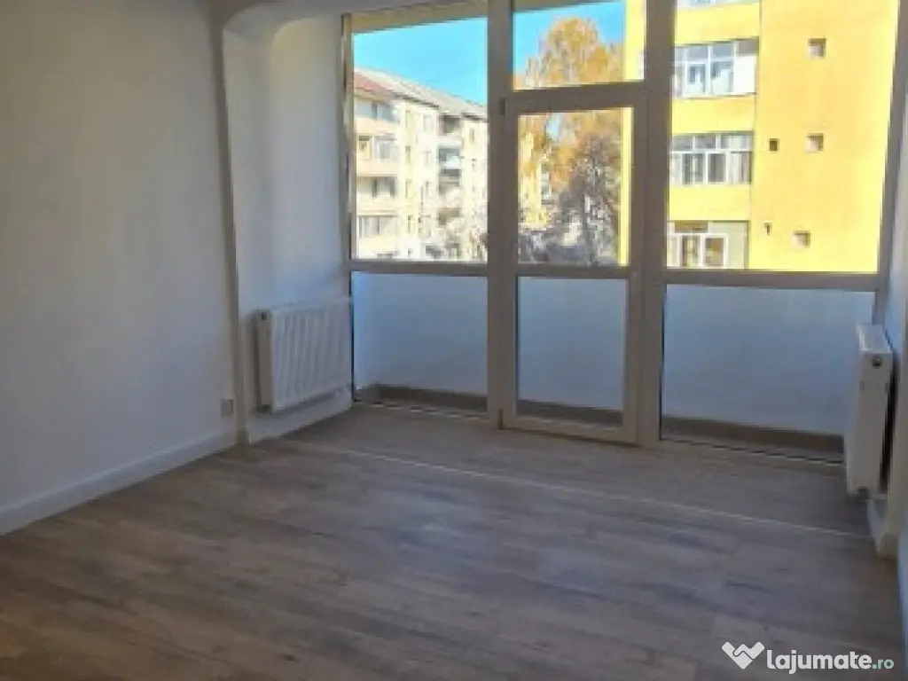 Apartament 2 camere de vanzare, zona Imparatul Traian 