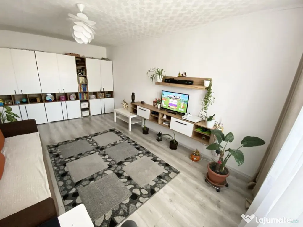 Apartament 3 camere Craiter,renovat 145000 Euro