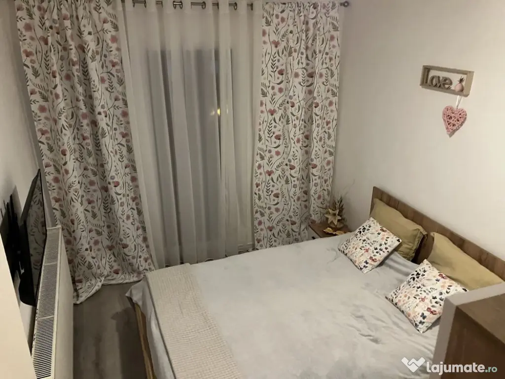 Apartament 3 camere Craiter,renovat 145000 Euro 