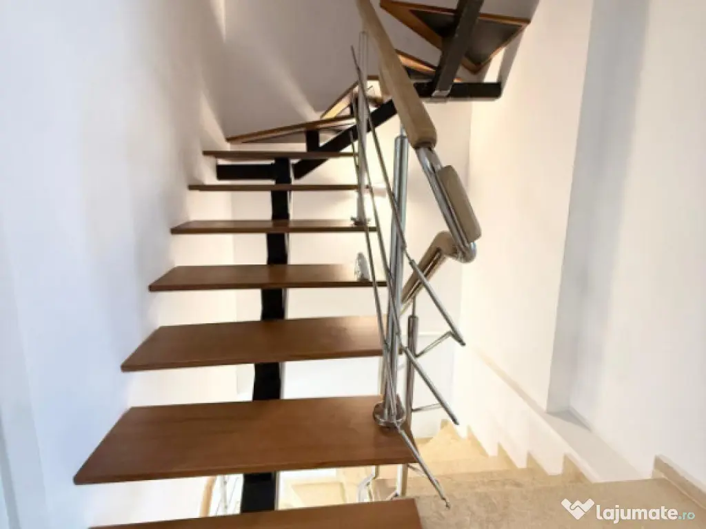 Oportunitate de Investiție – Casă Duplex în Complexul R 