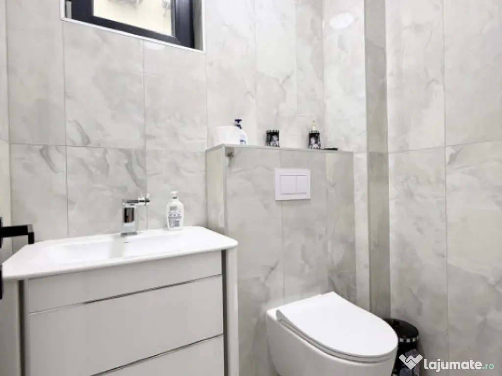 Oportunitate de Investiție – Casă Duplex în Complexul R 