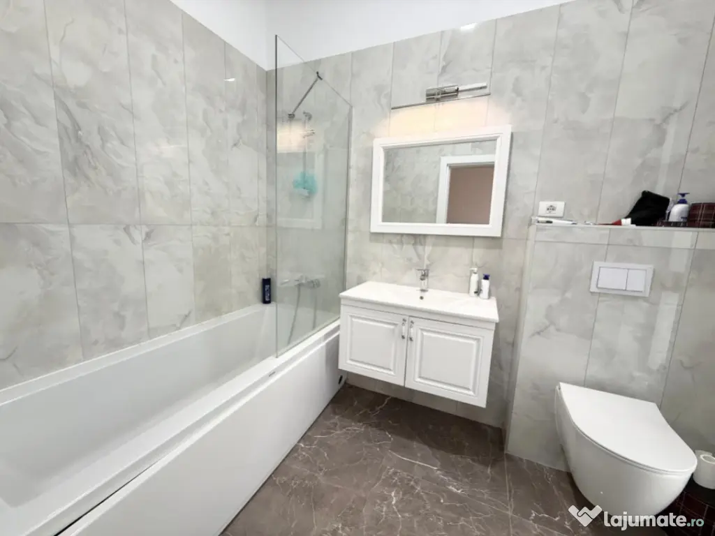 Oportunitate de Investiție – Casă Duplex în Complexul R 