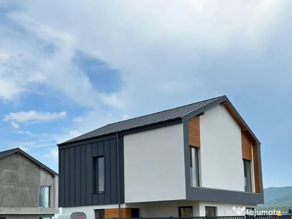 Vila cu 600mp teren, caracteristici apreciabile, Cristian, B