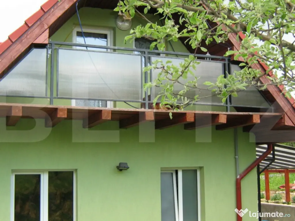 Casa individuala, 546 mp, 8 camere, 2 garaje, 1396 mp teren,