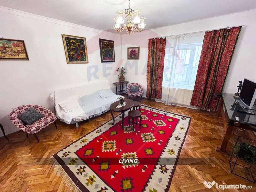 Apartament cu 3 camere de inchiriat-Centru Istoric