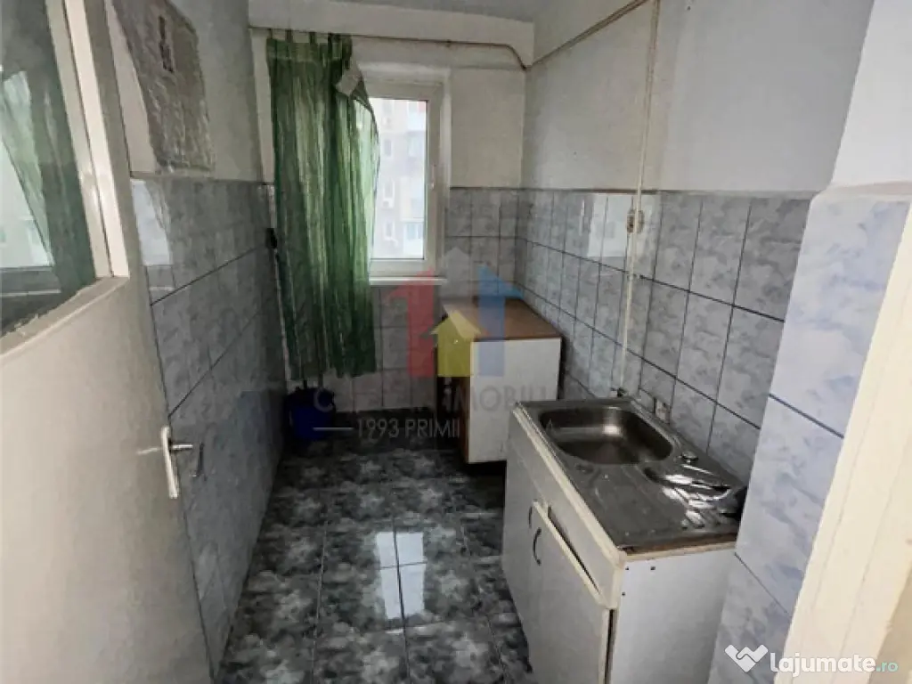 SUPER PRET! 2 camere, etaj intermediar, bloc cu lift, Viziru