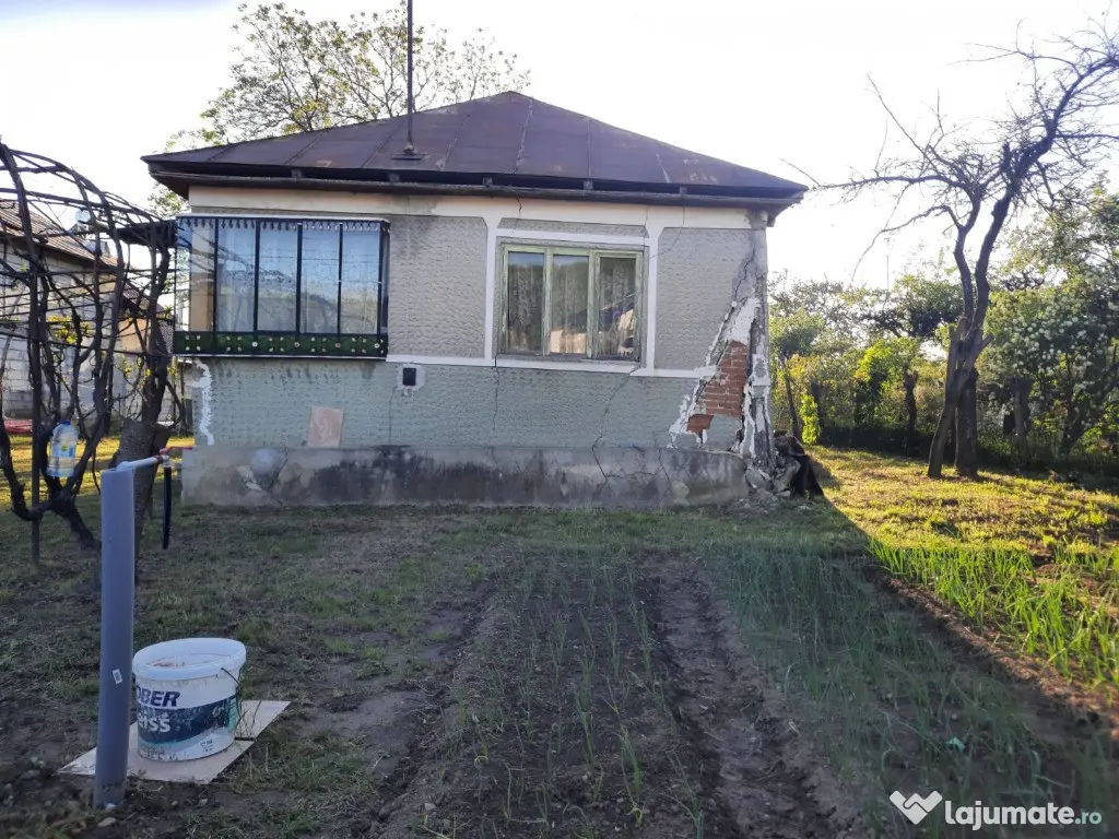 Teren intravilan, casa demolabila in Dumbravesti, Prahova 