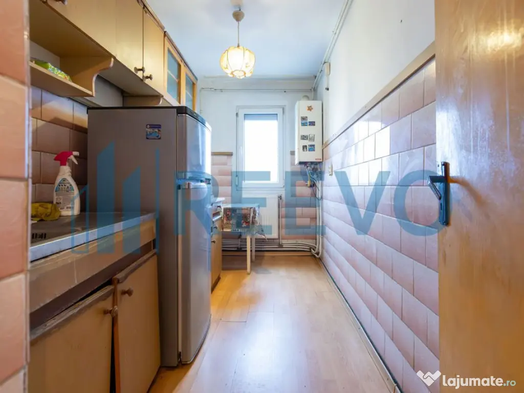 Apartament 3 camere, zona Narcisa, Bacău 