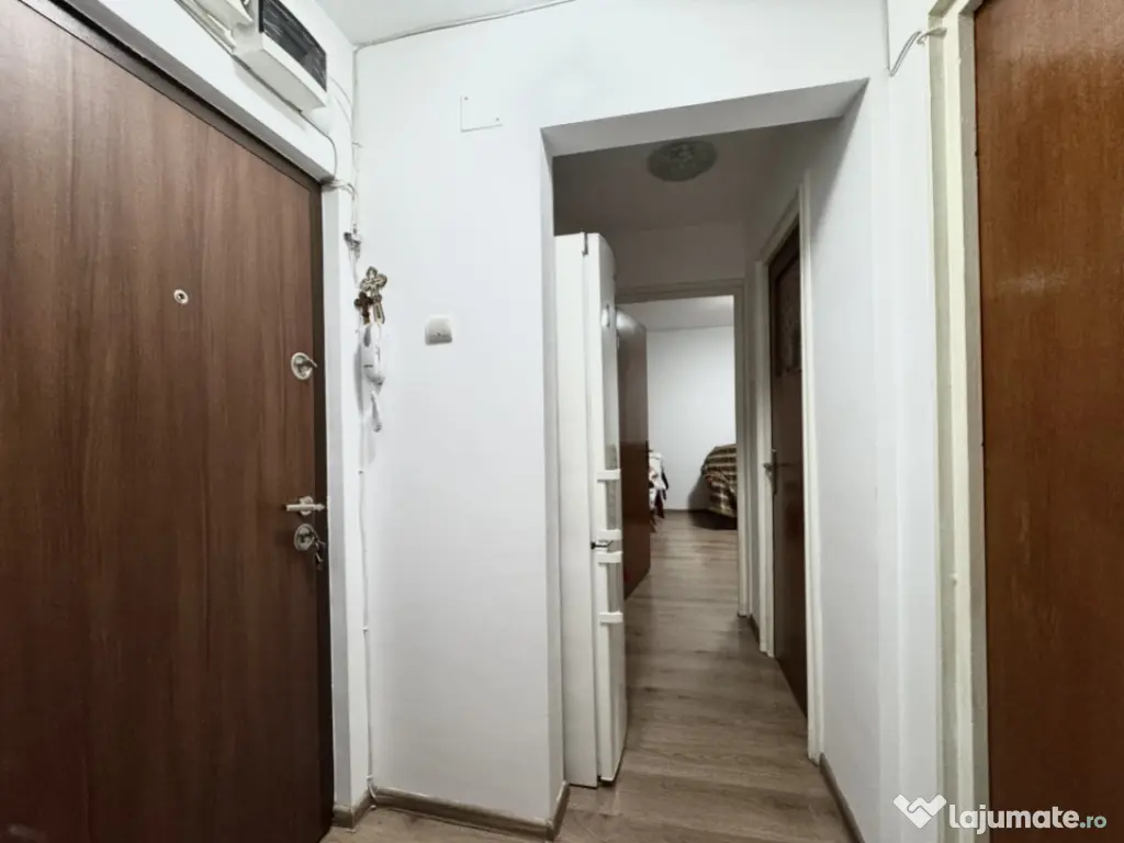 Apartament 2 camere renovat | Metrou | mobilat si utilat 